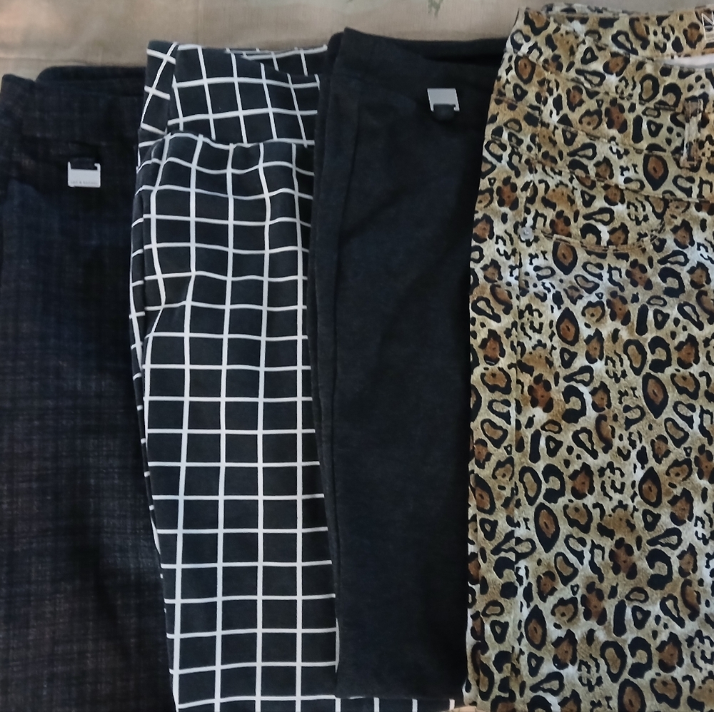 4 pair Black/Gray pants/leggings with various paterns